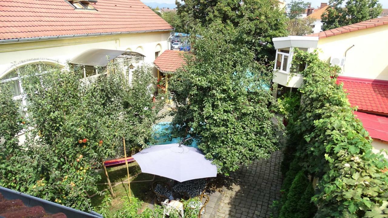 Casa Elysee Deva Exterior photo